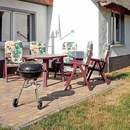 Stunning In Luckow With Kitchen Сasa de vacaciones *